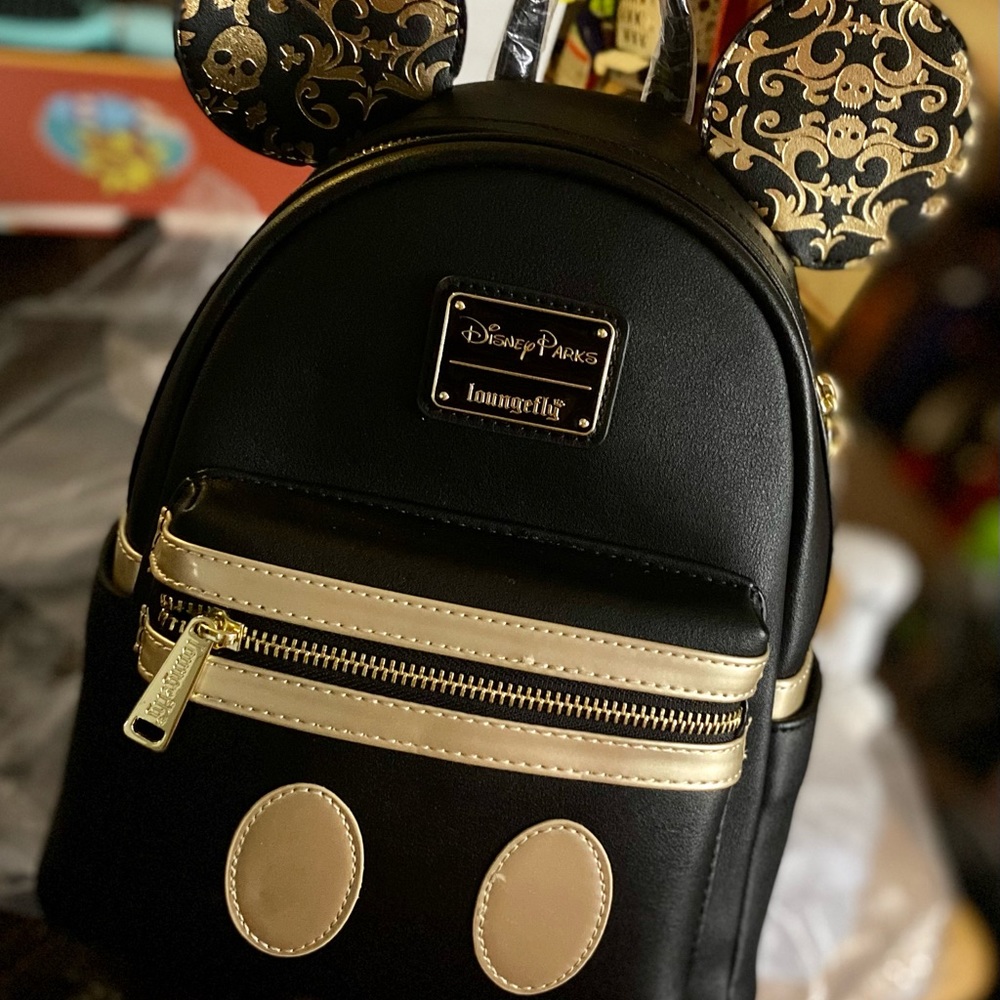 ****SOLD****Pirates of the Caribbean Main Attraction backpack